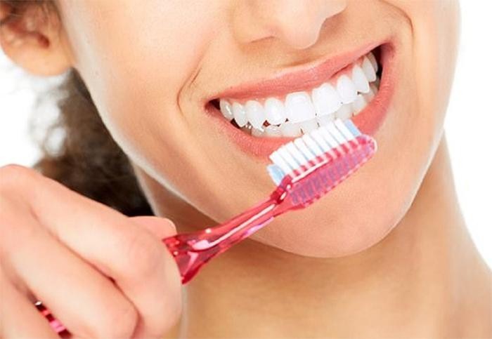 5 sai lầm phổ biến khi đánh răng rất nhiều người mắc phải - Ảnh 1
